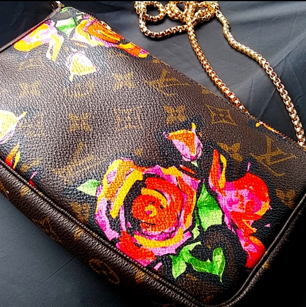 SALE Louis Vuitton Stephen Sprouse Roses Pochette Acces